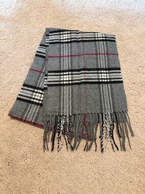 Giorgio Passigatti Italian Acrylic Fringed Scarf in Gray w/Black & Red Stripes